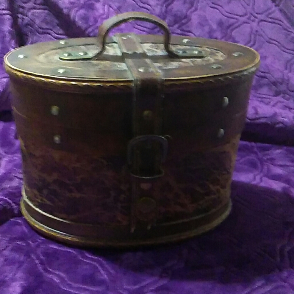 Jewelry box